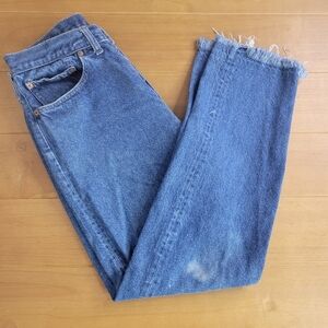 Vintage Levis 501 blue jeans with frayed hems 32X32